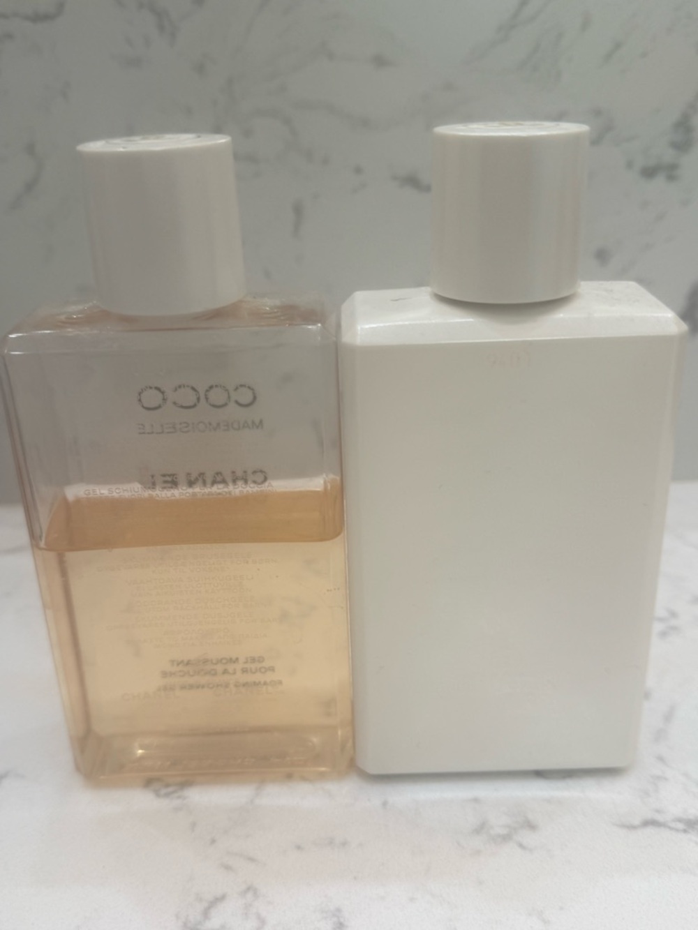 CHANEL Coco Mademoiselle Shower Gel & Body Lotion - White & Peach - Picture 3 of 3